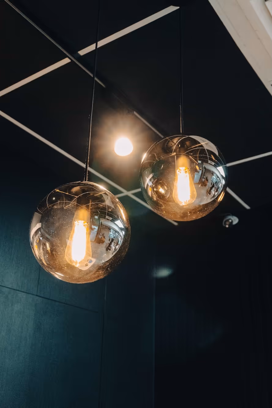 A shot of the aesthetic lights at Gentry and Blade.